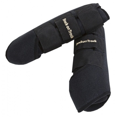 Par de proteções pretas para cavalos com fechos de velcro e inscrição 'Back on Track'.