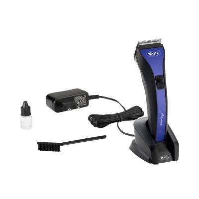 Máquina de cortar cabelo WAHL azul e preta com acessórios