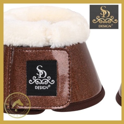 Sino castanho brilhante para cavalo com interior branco felpudo e etiqueta SD DESIGN®