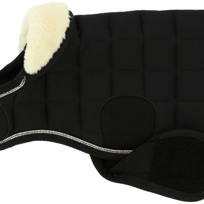 Almofada preta acolchoada para cavalo com pelo sintético creme e borda com cristais