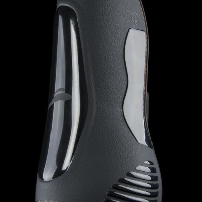 Protetor para cavalo preto com detalhes em borracha brilhante e costura castanha