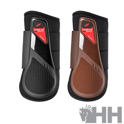 Conjunto de proteção para cavalos em preto e castanho com etiquetas vermelhas