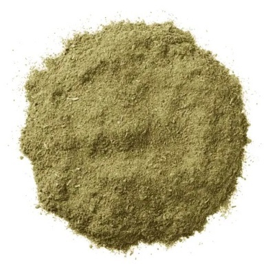 Pó verde seco em fundo branco