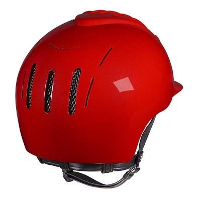 Capacete vermelho com ventilação e correia preta ajustável