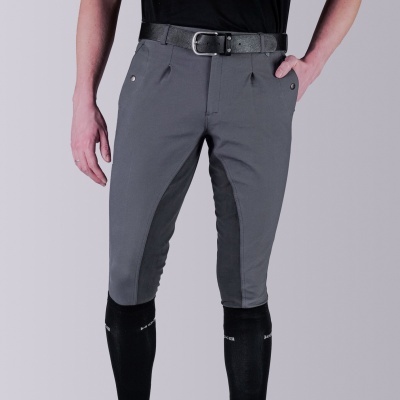 Calças desportivas cinzentas com cinto preto e detalhes pretos