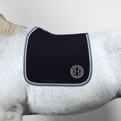 Manta para cavalo azul escura com bordas claras e logo H