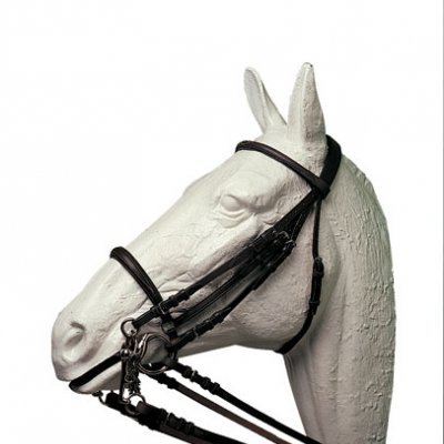 Cabeça de cavalo escultórica com rédea preta e embocadura de metal