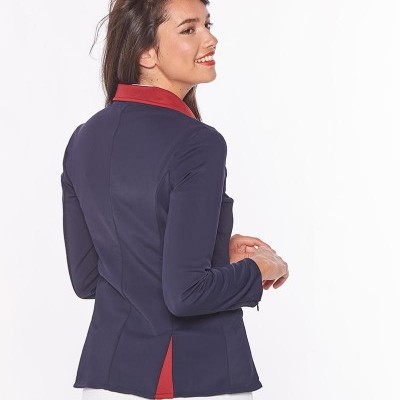 Casaco feminino azul marinho com gola vermelha e detalhe vermelho