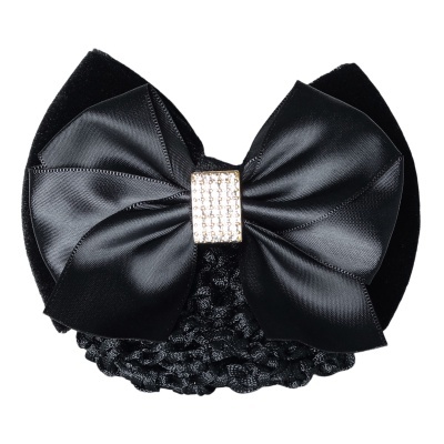 Laço preto acetinado com centro brilhante e rede de malha preta