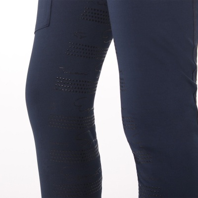 Calças desportivas azuis escuras com zonas perfuradas para ventilação