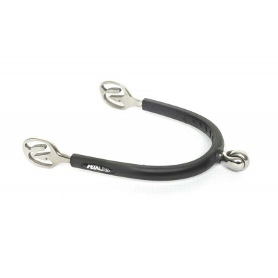 Espora metálica com revestimento plástico preto e texto 'REAL' visível