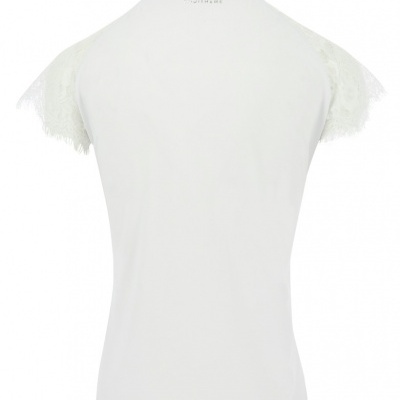 Camisola branca de manga curta com detalhes em renda nas mangas e texto SUITMODE nas costas