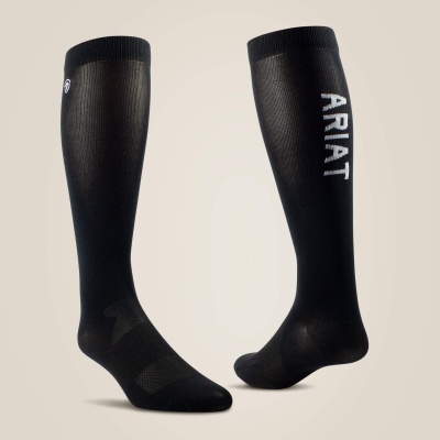 Meias pretas compridas com texto ARIAT branco
