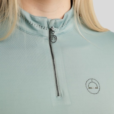 Camisola verde-água com fecho de correr e detalhes metálicos na gola e logótipo MONTAR no peito