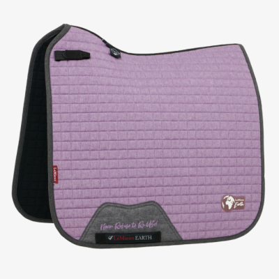 Underpad para equitação lilás acolchoado com bordas cinzentas e etiquetas LeMieux Earth