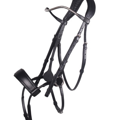 Cabeçada preta de couro com fivelas e acolchoamento