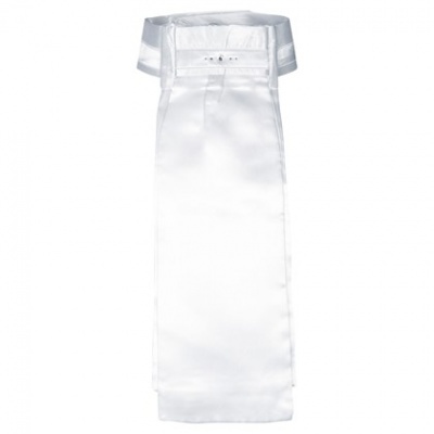 Suspensórios brancos de tecido liso e brilhante