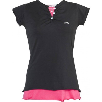 T-shirt preta de manga curta com detalhe rosa na barra e logotipo branco no peito