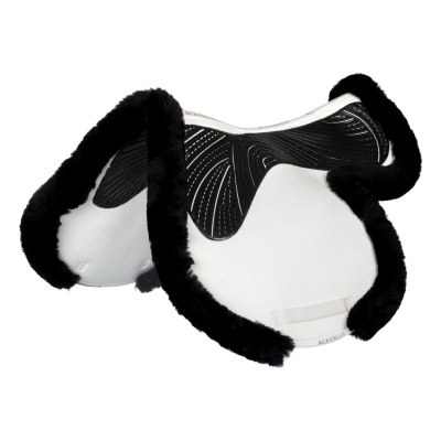 sela branca para cavalo com detalhes em pele negra e acabamento em pelo preto