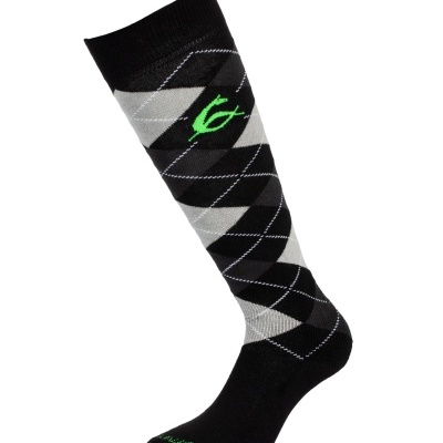 Meia comprida preta com padrão de losangos cinzas e símbolo verde