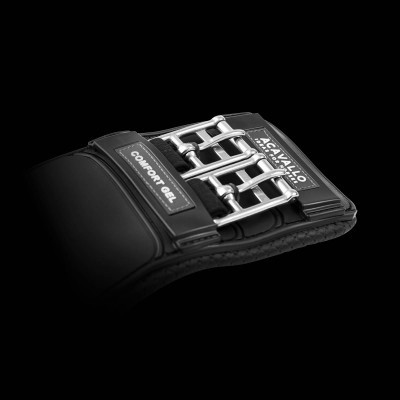 Cinta de equitação preta com fecho metálico e etiquetas