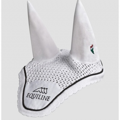 Touca branca para cavalo com malha e crochê, bordado EQUILINE e duas orelhas brancas