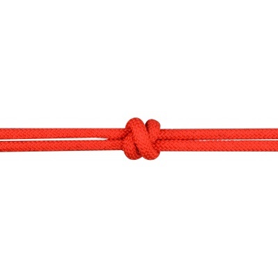 Cordão vermelho trançado com nó simples