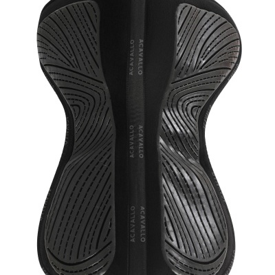 Suporte para montaria preto com padrão texturizado e texto ACAVALLO
