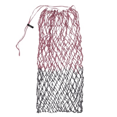 Rede de armazenamento rosa e cinzenta com cordão superior.