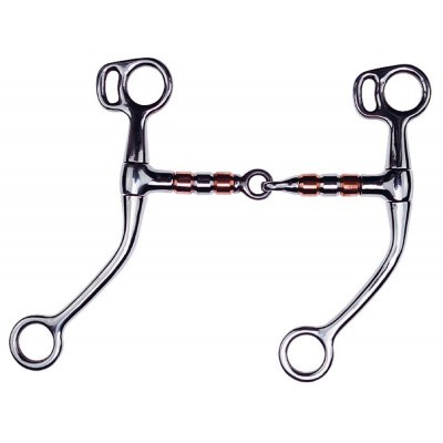 Freio de cavalo em metal prateado com detalhes em cobre sobre fundo branco