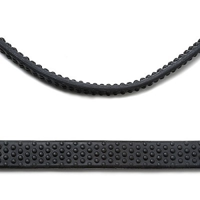 Correia preta com textura de pontos e bordas onduladas