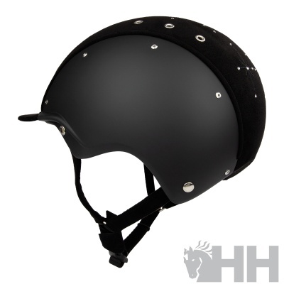 Capacete para equitação preto com rebites metálicos e alça de ajuste
