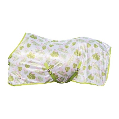 Cobertura para cavalo com padrão de folhas verdes e rosas em fundo branco