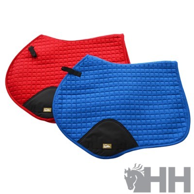 Dois tapetes para sela de cavalo, vermelho e azul com padrão acolchoado e reforço preto