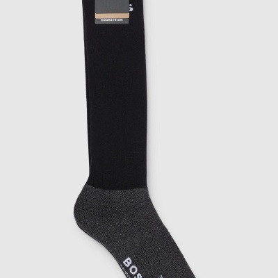 Meia longa preta e cinzenta com etiqueta BOSS