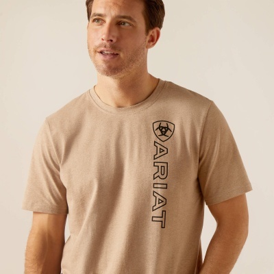 T-shirt bege masculina com logotipo ARIAT preto