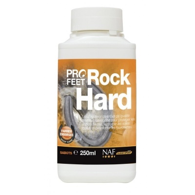Frasco branco de produto PRO FEET Rock Hard com etiqueta laranja e preta e imagem de casco de cavalo
