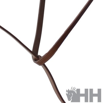 Tiras finas de couro castanho entrelaçadas com logótipo HH e cavalo no fundo