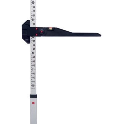 Ferramenta de medição com régua branca e adaptador preto