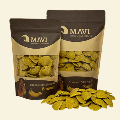 Embalagens de snacks para cavalos MAVI sabor banana, amarelos, com imagem de cavalo e banana