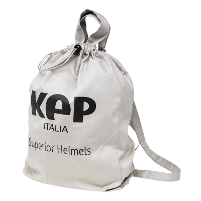 Mochila saco branca com texto preto 'KAP ITALIA Superior Helmets'