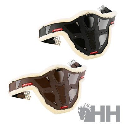 Dois protetores de casco para equinos, preto e castanho, com revestimento interior bege e fechos metálicos