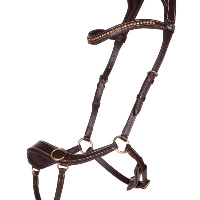 Cabresto de cavalo em pele castanha com costura branca e pedraria dourada