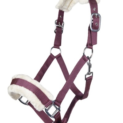Cabresto de nylon vinho com forro branco felpudo e ferragens metálicas