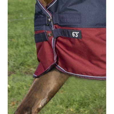 Cobertor para cavalo azul e vermelho com etiqueta 6'3