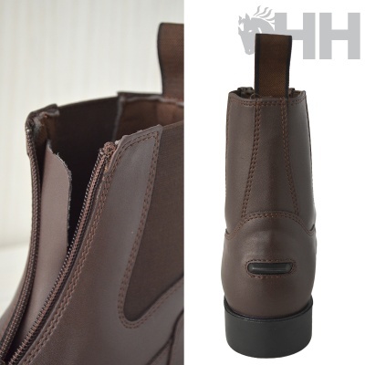 Botas castanhas de couro com fecho e sola preta