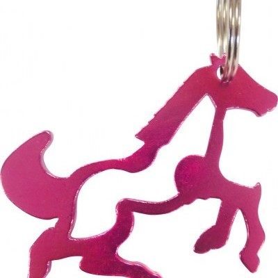 Chaveiro metálico em forma de cavalo rosa com argola prateada