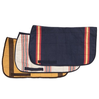 Três mantas para cavalos com padrões de riscas verticais sobre fundo castanho, bege e azul escuro.