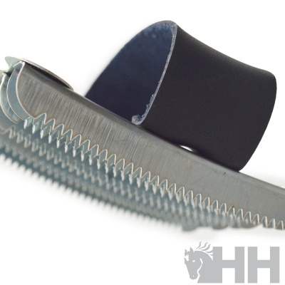 Lâmina metálica com dentes e peça preta curva para máquina de cortar cabelo