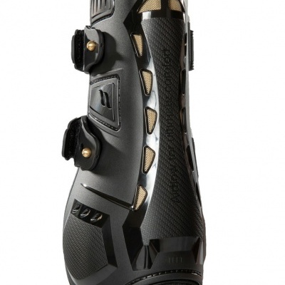 Proteção para equitação preta e cinzenta com tiras e fivelas.